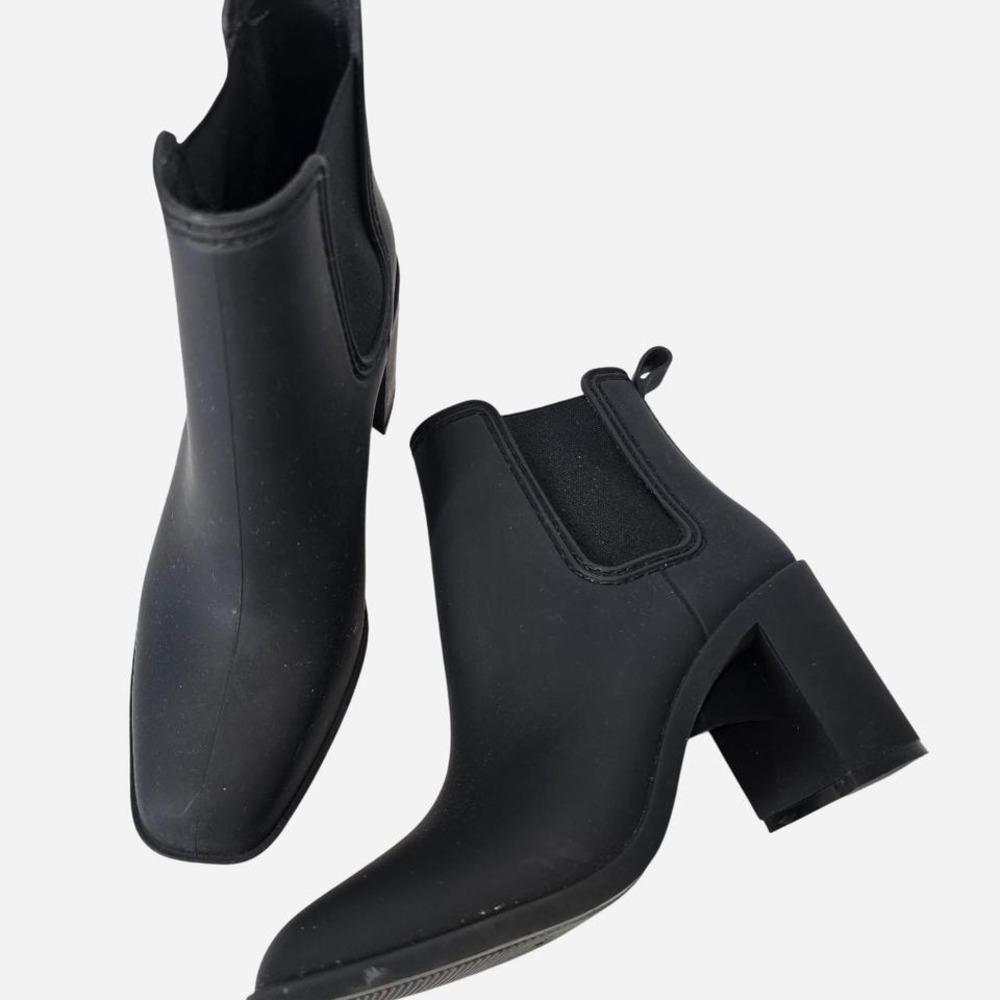 Jeffrey Campbell black rainboots boots size 7 ankle boots chunky heel